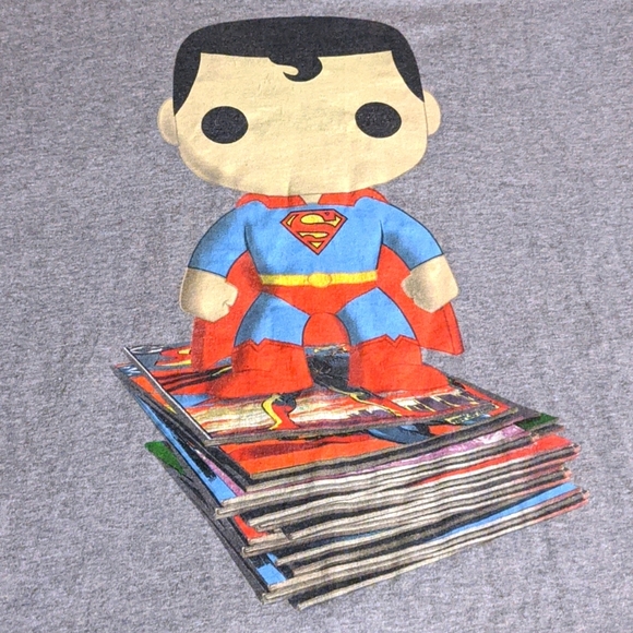 Funko Pop Superman tee - Picture 1 of 2